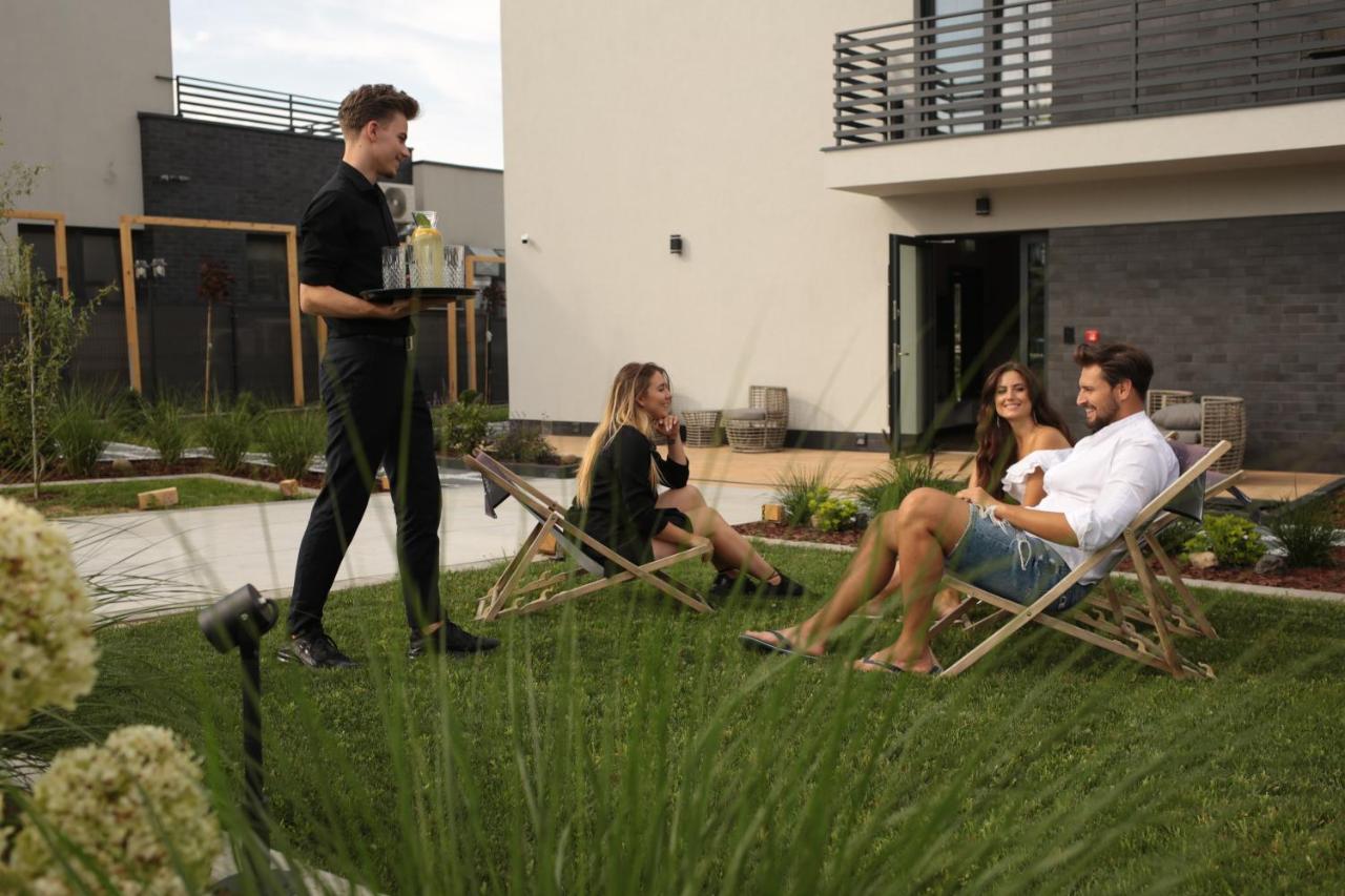 Resto Inn - Smart Apartamenty Blisko Energylandii Polwies Eksteriør bilde