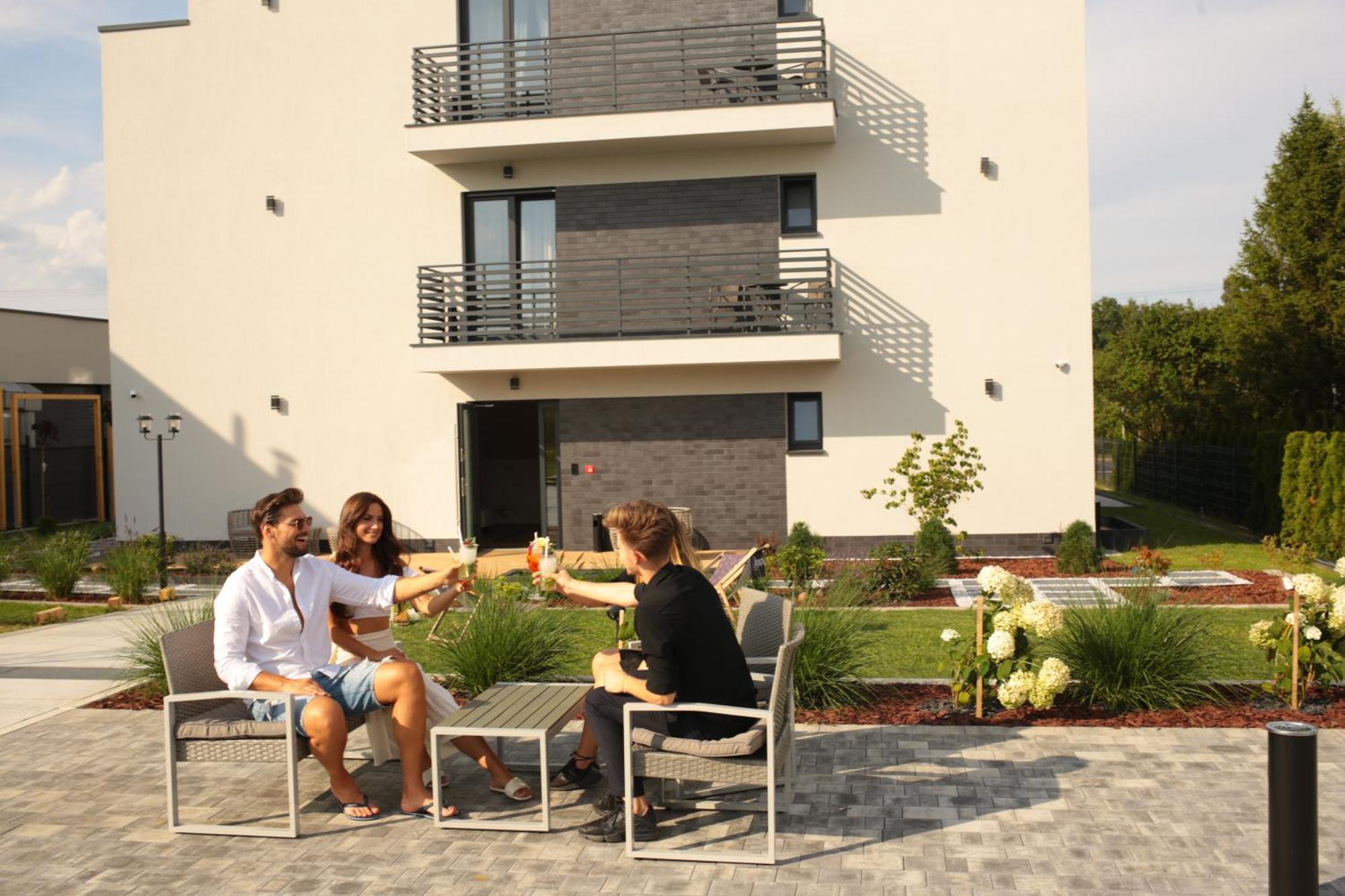 Resto Inn - Smart Apartamenty Blisko Energylandii Polwies Eksteriør bilde